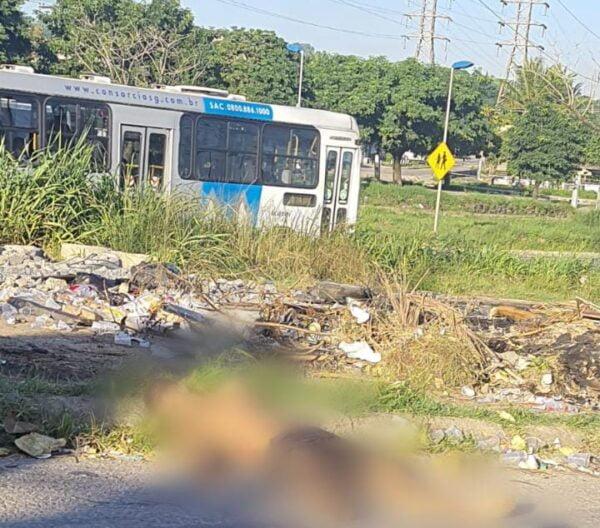 Homem é encontrado morto com sinais de espancamento em Santa Luzia, São Gonçalo.