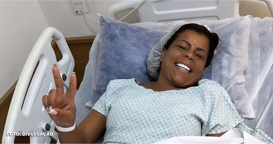  Tati Quebra Barraco compartilha sucesso de cirurgia no Rio: "Histeroscopia foi um sucesso"