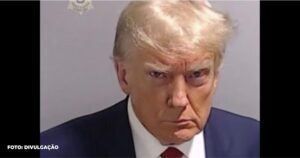 Donald Trump se entrega à polícia na Geórgia em caso de fraude eleitoral