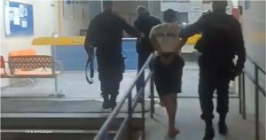 Adolescentes atacam comunidade no Rio, são perseguidos pela PM e detidos após capotamento