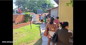 Auxílio Cuidar: apresentação de documentação gera filas; mães relatam chegar de madrugada