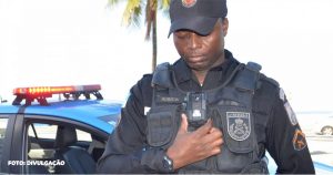Defeitos nas câmeras corporais da Polícia Militar do Rio de Janeiro comprometem eficácia da tecnologia