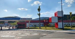 Criança sobrevivente do ataque a tiros em Maricá vai receber alta do CTI nos próximos dias