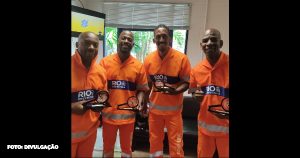 Comlurb Avalia Modificação nos Uniformes dos Garis devido à Onda de Calor, Afirma Prefeito