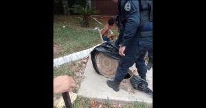 Guarda Municipal de Maricá Prende Ladrões de Tampas de Bueiro