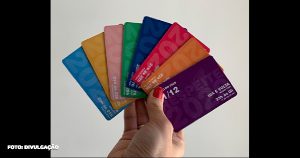 A tradição do MetrôRio de oferecer cartões especiais para o réveillon continua em 2024.