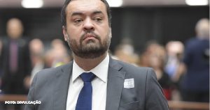 PF Realiza Buscas na Residência de Vinícius Sarciá Rocha, irmão de do governador Cláudio Castro (PL).