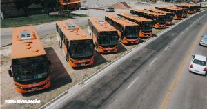 Proibição de ônibus 'Laranjinhas' em Itaboraí gera controvérsias