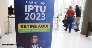 São Gonçalo Facilita o Pagamento do IPTU em 2024 - Desconto de 5% na Cota Única! A partir de 2 de janeiro, a Secretaria de Fazenda de São Gonçalo inicia a entrega dos carnês do IPTU 2024. Receba em casa, baixe online ou visite um dos pontos de atendimento. Além do IPTU, aproveite para quitar a Taxa de Coleta de Lixo, Fiscalização e Controle, e Autorização de Publicidade. Pague em cota única e ganhe 5% de desconto até 31 de janeiro. Não perca a chance de regularizar seu imposto e garantir benefícios!