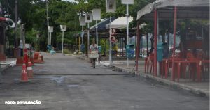 Transformações na Praia das Pedrinhas: Recapeamento Melhora Acesso a Bares e Restaurantes