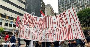 Manifestantes Exigem Passe Livre e Criticam Aumento na Tarifa de Trem e Metrô