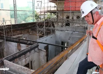 Prefeito Axel Grael Supervisiona Obras de Restauração na Casa Norival de Freitas em Niterói