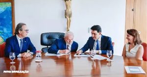 Programa Voa Brasil Anuncia Passagens de Avião a R$ 200 para Estudantes e Aposentados