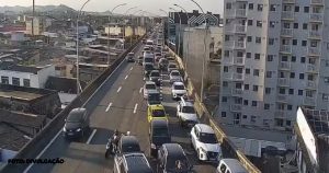 Tráfego Intenso em Niterói após Incidente na Ponte Rio-Niterói