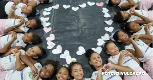 Promovendo a conscientização nas ruas com alunas do São Gonçalo em Movimento