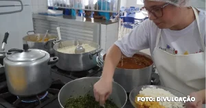 São Gonçalo: Alunos aclamam inclusão do feijão vermelho nas refeições