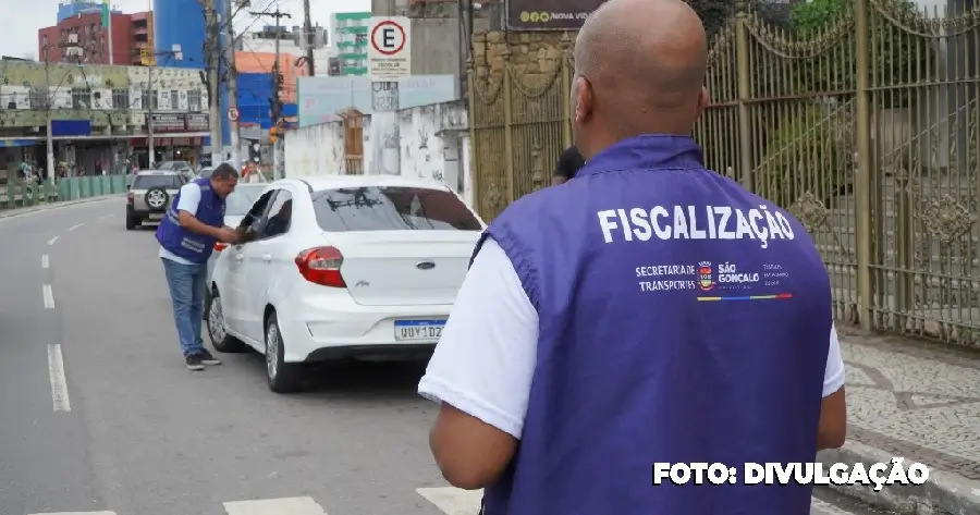 Semtran realiza campanha de conscientização sobre transporte escolar