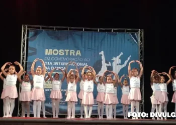 Alunas do São Gonçalo em Movimento brilham na mostra de dança