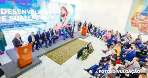 Niterói receberá recursos para ônibus elétricos e obras em comunidades