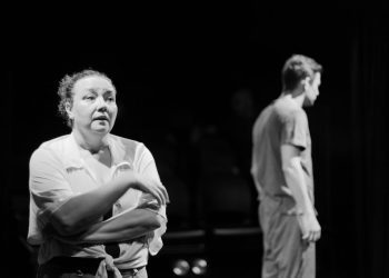 Espetáculo "Meus Olhos (ou De medo e cuidado)" explora o amor e o cuidado em contexto de marginalização social