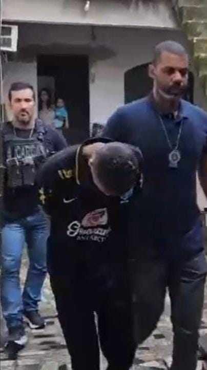 Funcionário de rede varejista é preso por envolvimento em roubo de carga