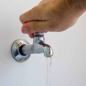 Zona Oeste e cidades da Região Metropolitana terão abastecimento de água interrompido nesta terça-feira