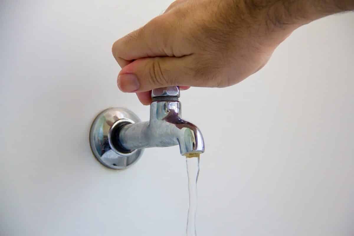 Zona Oeste e cidades da Região Metropolitana terão abastecimento de água interrompido nesta terça-feira