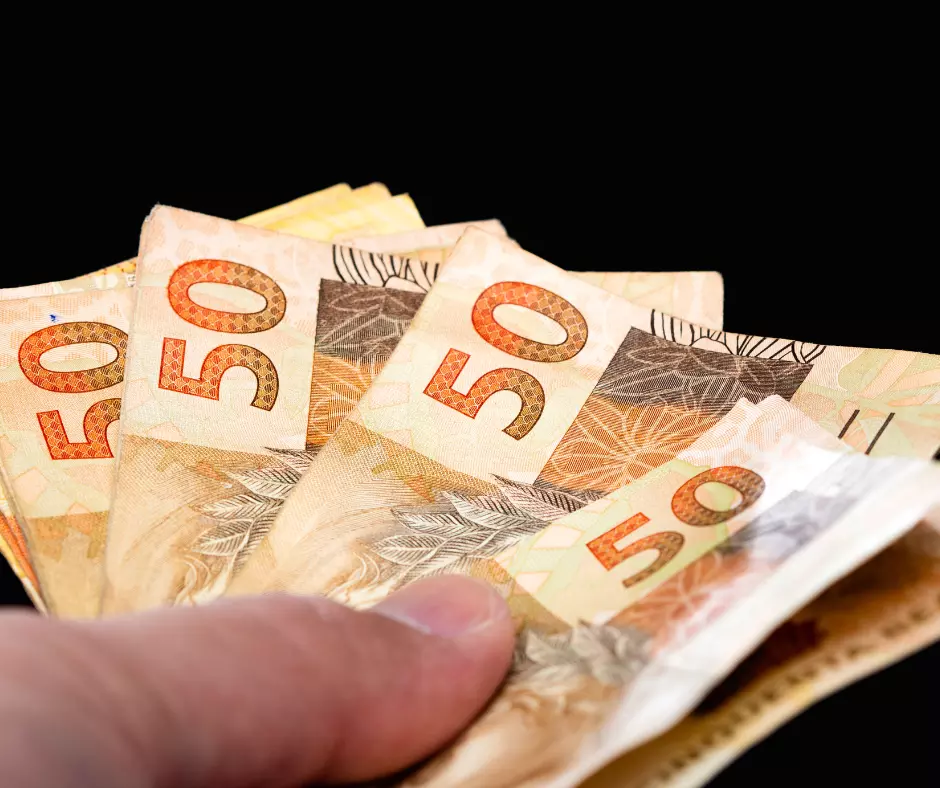 13º salário injeta R$ 321 bilhões na economia e traz dúvidas sobre melhor uso do recurso