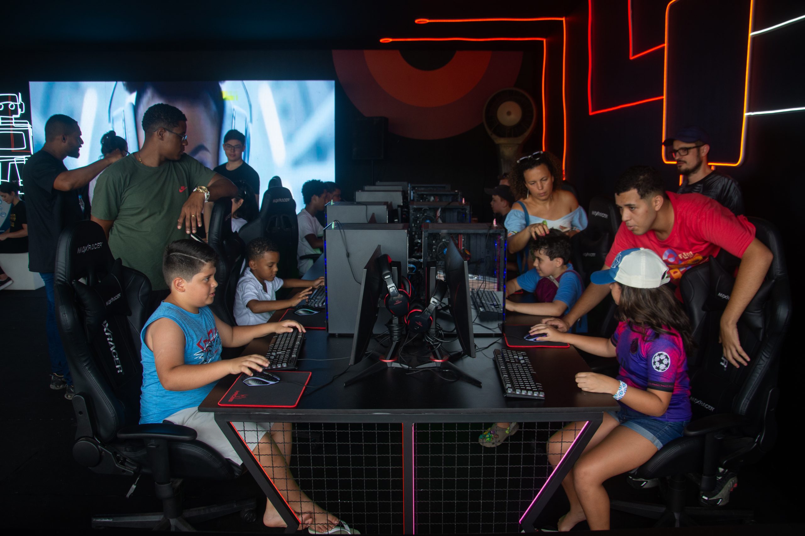 Arena Maricá Games na FLIM conquista público com jogos eletrônicos e campeonatos