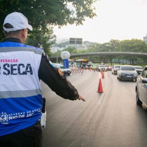 Lei Seca pode ter máquina de cartão para evitar reboque de carro