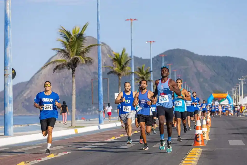 Orla de Itaipuaçu será palco de corrida para promover Natal Solidário a famílias em vulnerabilidade social