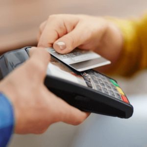 RJ tem 27 casos diários na Justiça relacionados a cartões de crédito