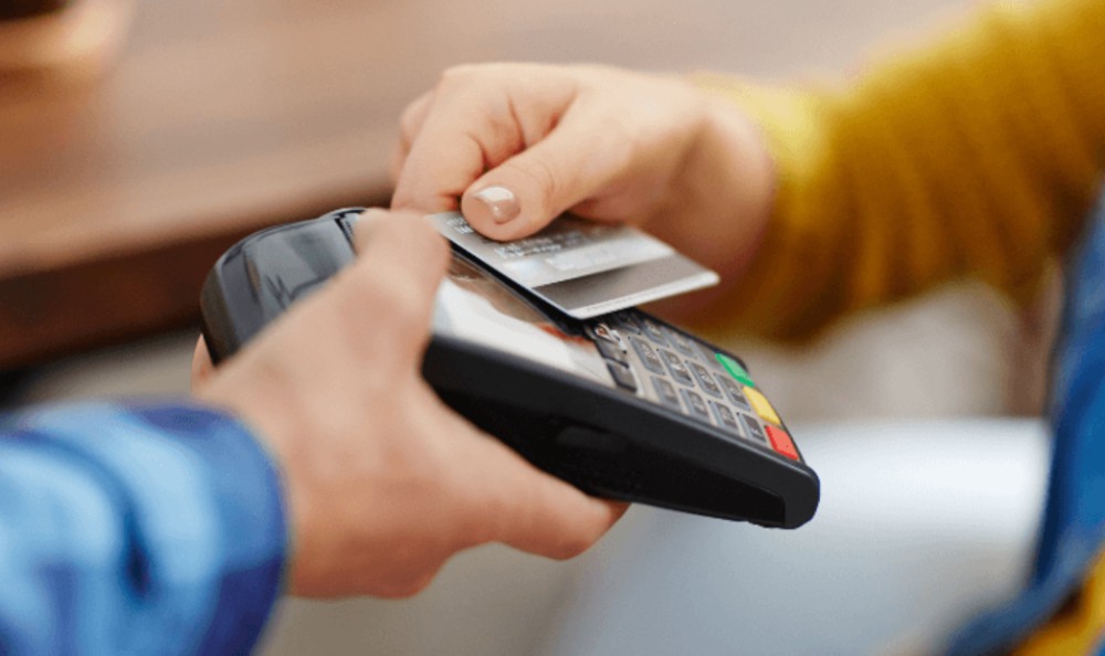 RJ tem 27 casos diários na Justiça relacionados a cartões de crédito