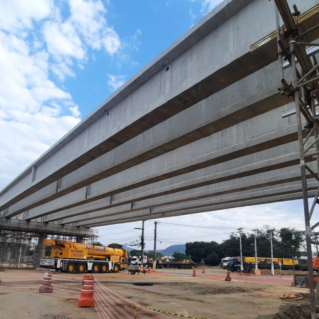 Retorno na RJ-106 será fechado ao tráfego nesta quarta-feira (13/11) para obras do elevado do Flamengo