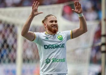 Vasco faz contato pelo atacante paraguaio Isidro Pitta, do Cuiabá