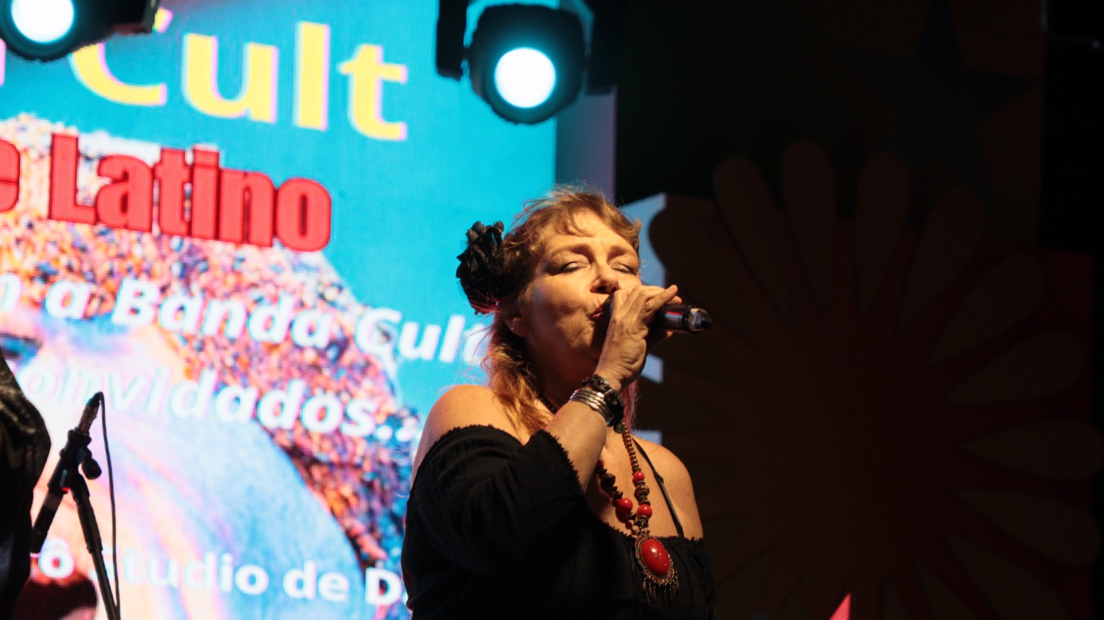 Dalva Alves faz primeiro show de rock autoral no CEU