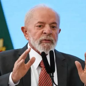 Hemorragia não afeta função cerebral do presidente, diz médico de Lula