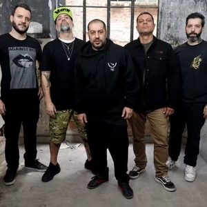 Van da banda CPM 22 é roubada na Linha Amarela