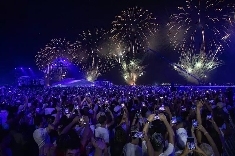 Cerca de 1.700 itens de ambulantes irregulares foram apreendidos no Réveillon de Copacabana