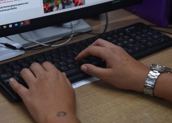 Secretaria da Pessoa com Deficiência e Inclusão oferta curso de informática