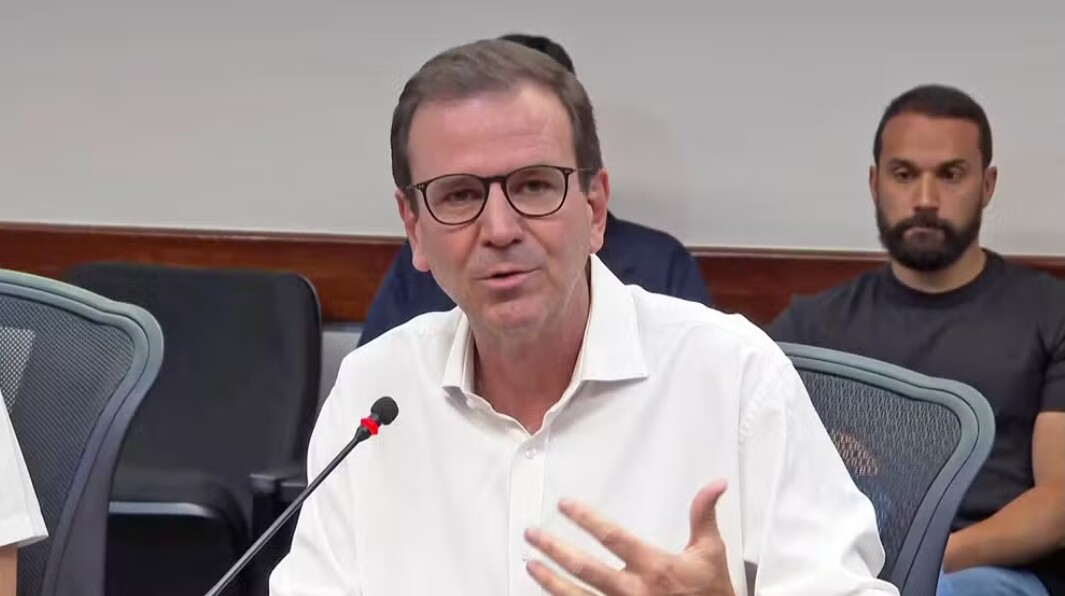 Eduardo Paes descarta cancelar blocos de rua por conta do calor