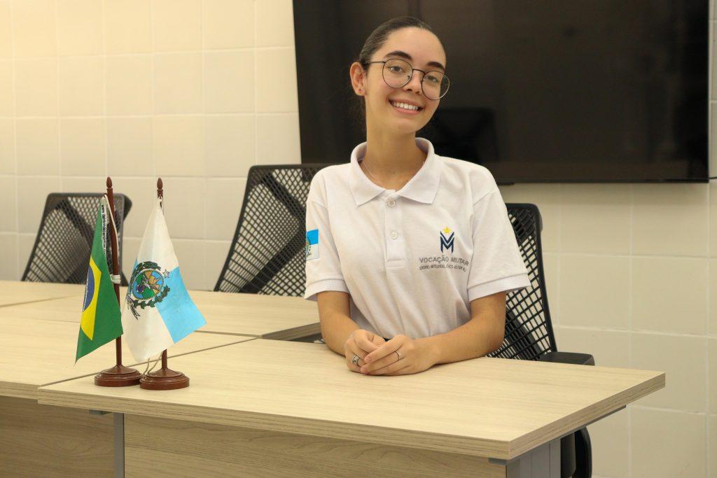 Aluna da rede estadual incentiva jovens a participarem do Parlamento Juvenil da Alerj