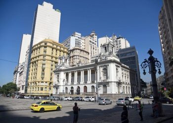Câmara do Rio inaugura exposição gratuita com obras de arte feitas de material reciclável