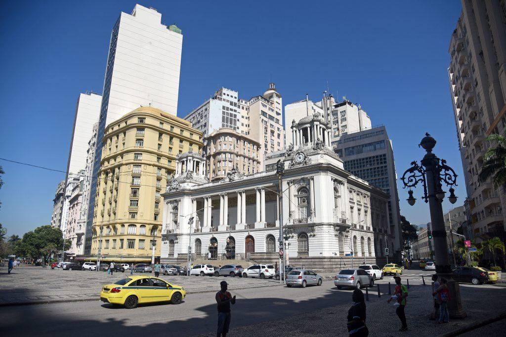 Câmara do Rio inaugura exposição gratuita com obras de arte feitas de material reciclável