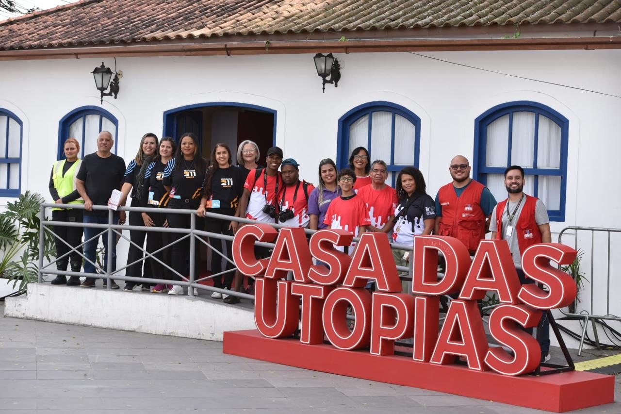Prefeitura de Maricá realiza visita dos alunos do Programa Cultura de Direitos à Casa das Utopias