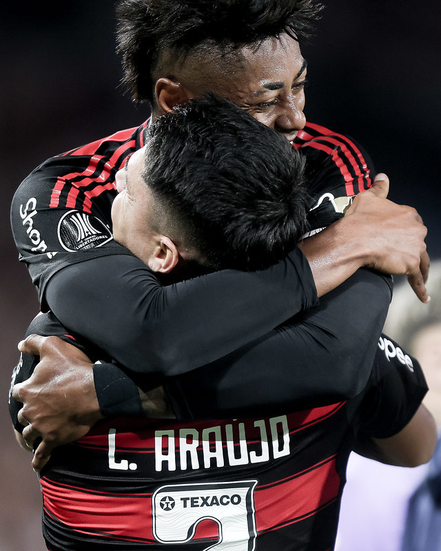 Flamengo vence o Inter e leva vantagem para jogo decisivo no sul