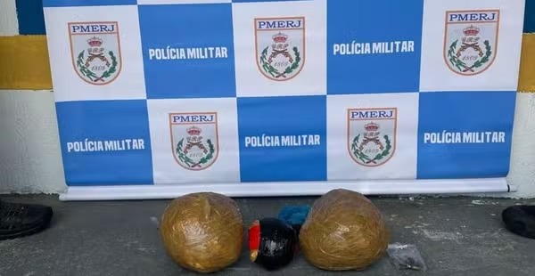 Mulher é presa por tráfico de drogas em carro de aplicativo em Rio Bonito