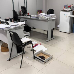 Centro Administrativo da Prefeitura de Petrópolis é invadido por bandidos