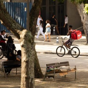 Comissões da Alerj aprovam projeto de lei para garantir condições de trabalho a entregadores de aplicativo