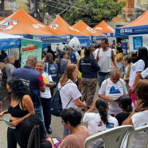 Prefeitura do Rio realiza ação com serviços de saúde, educação e conservação no Complexo do Jacarezinho.